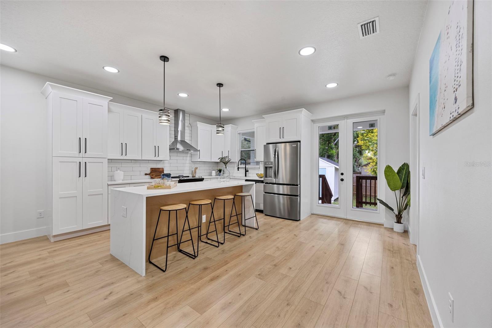 MENDELS RESUB OF BLOC - Residential
