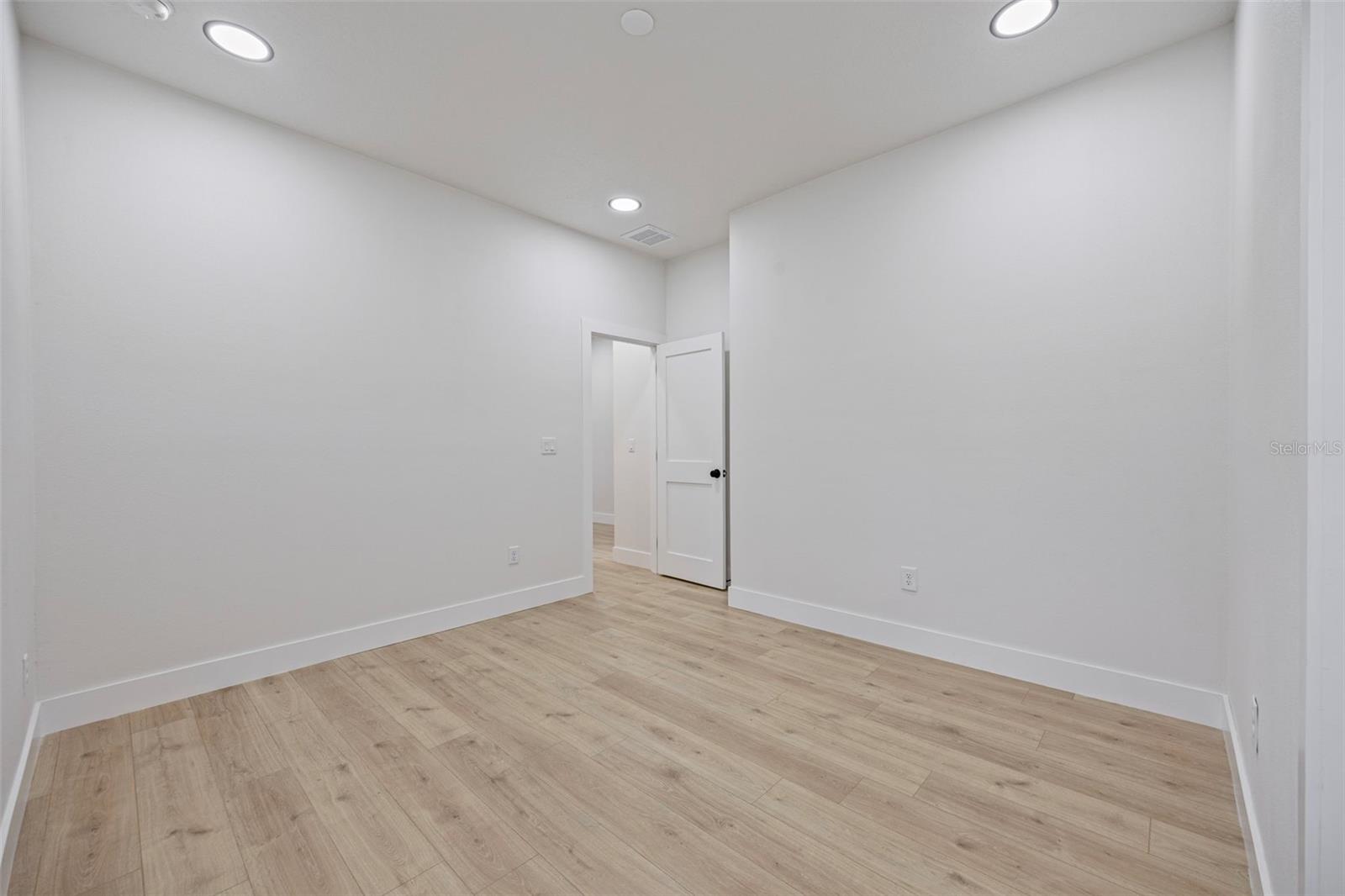 MENDELS RESUB OF BLOC - Residential