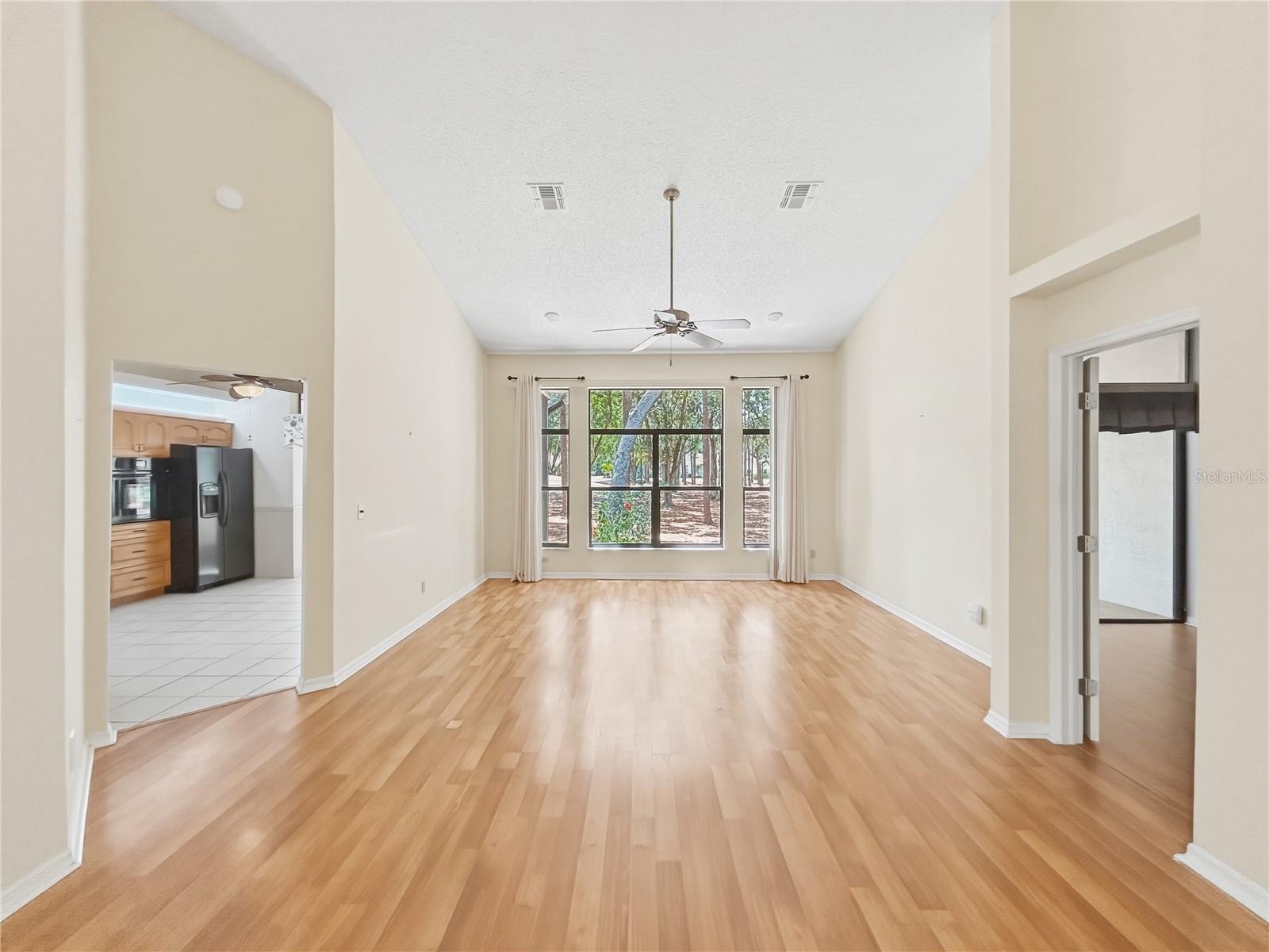 9308 WHISPERING MEADOW COURT