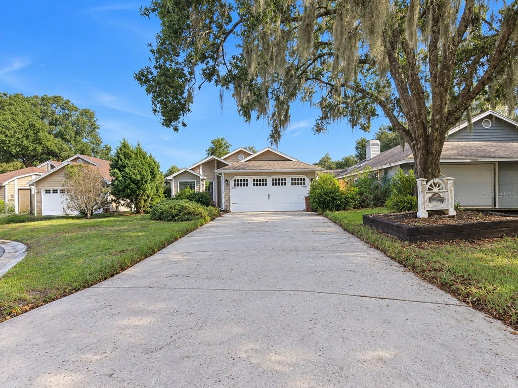 Photo of 1446 Walden Oaks Place, Plant City, FL 33563 (MLS # S5158217)