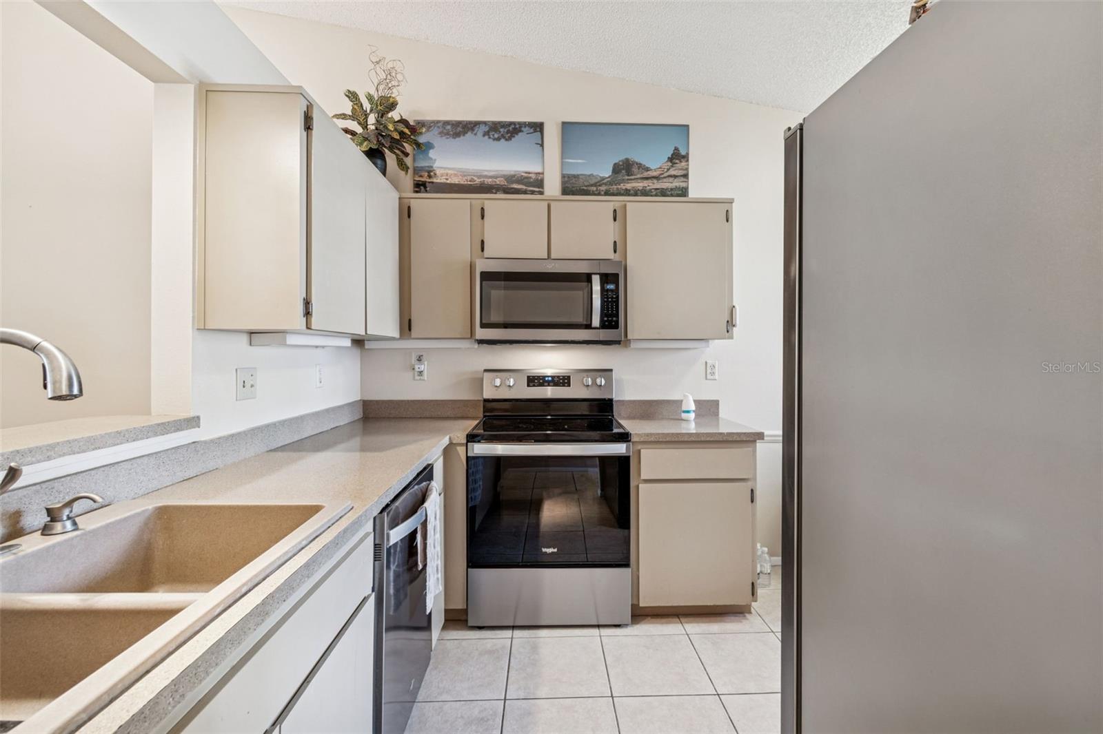 VILLAS OF BEACON GROVES - Residential