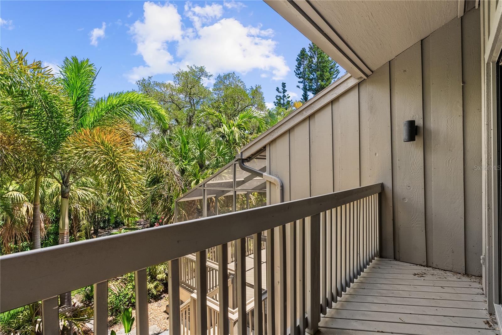 LANDINGS TREEHOUSE - Residential