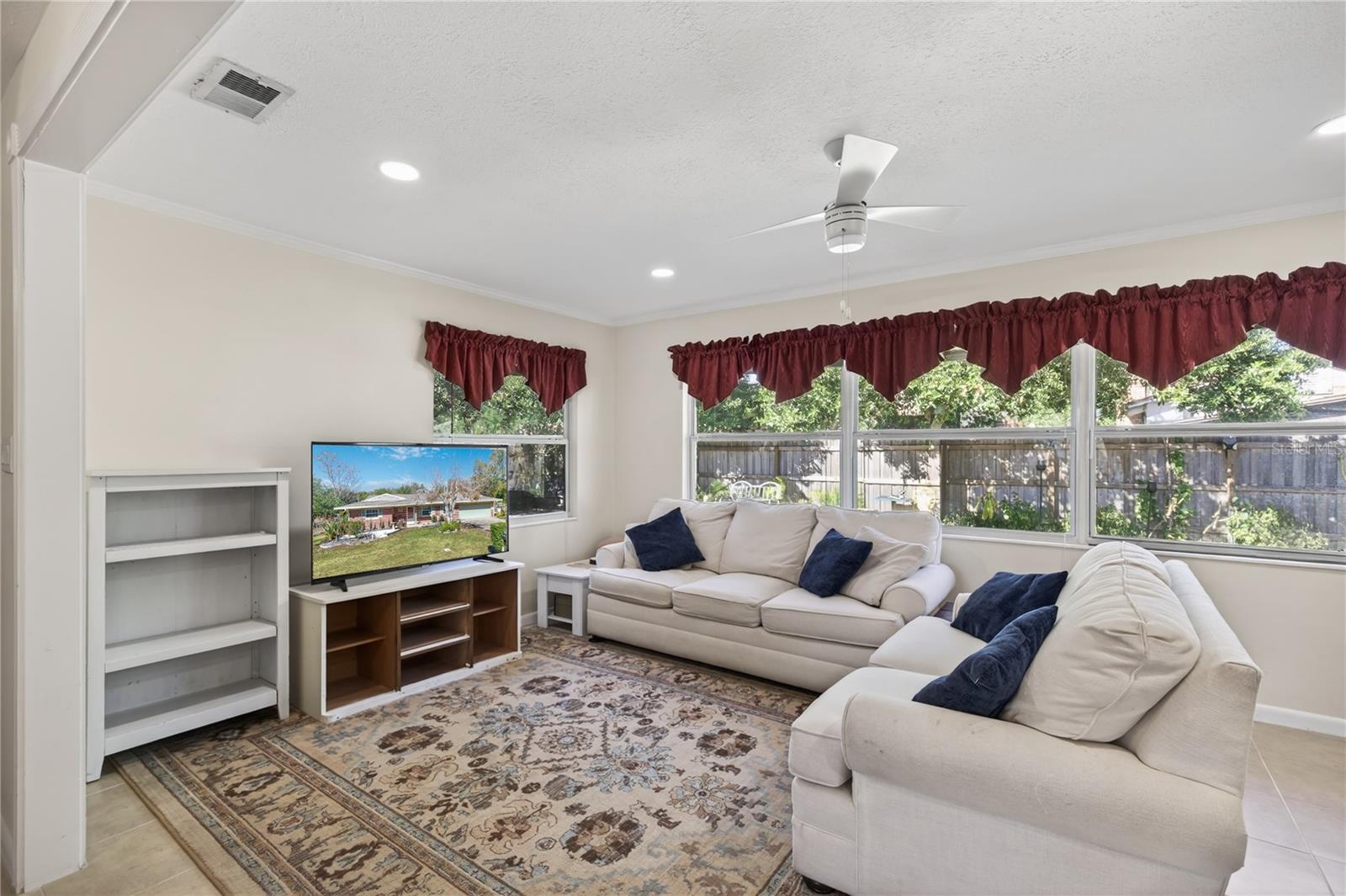 1245 N PINEAPPLE LANE