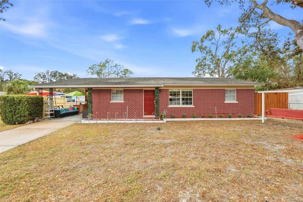 Photo of 9402 N Newport Avenue, Tampa, FL 33612 (MLS # TB8456914)