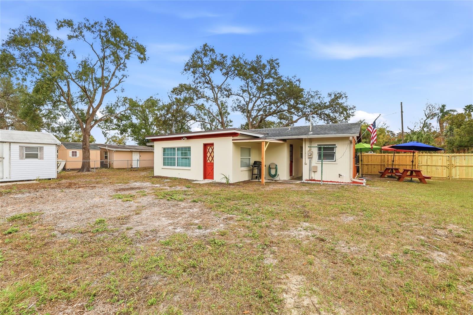 TAMPAS NORTH SIDE COUNTRY CLU - Residential