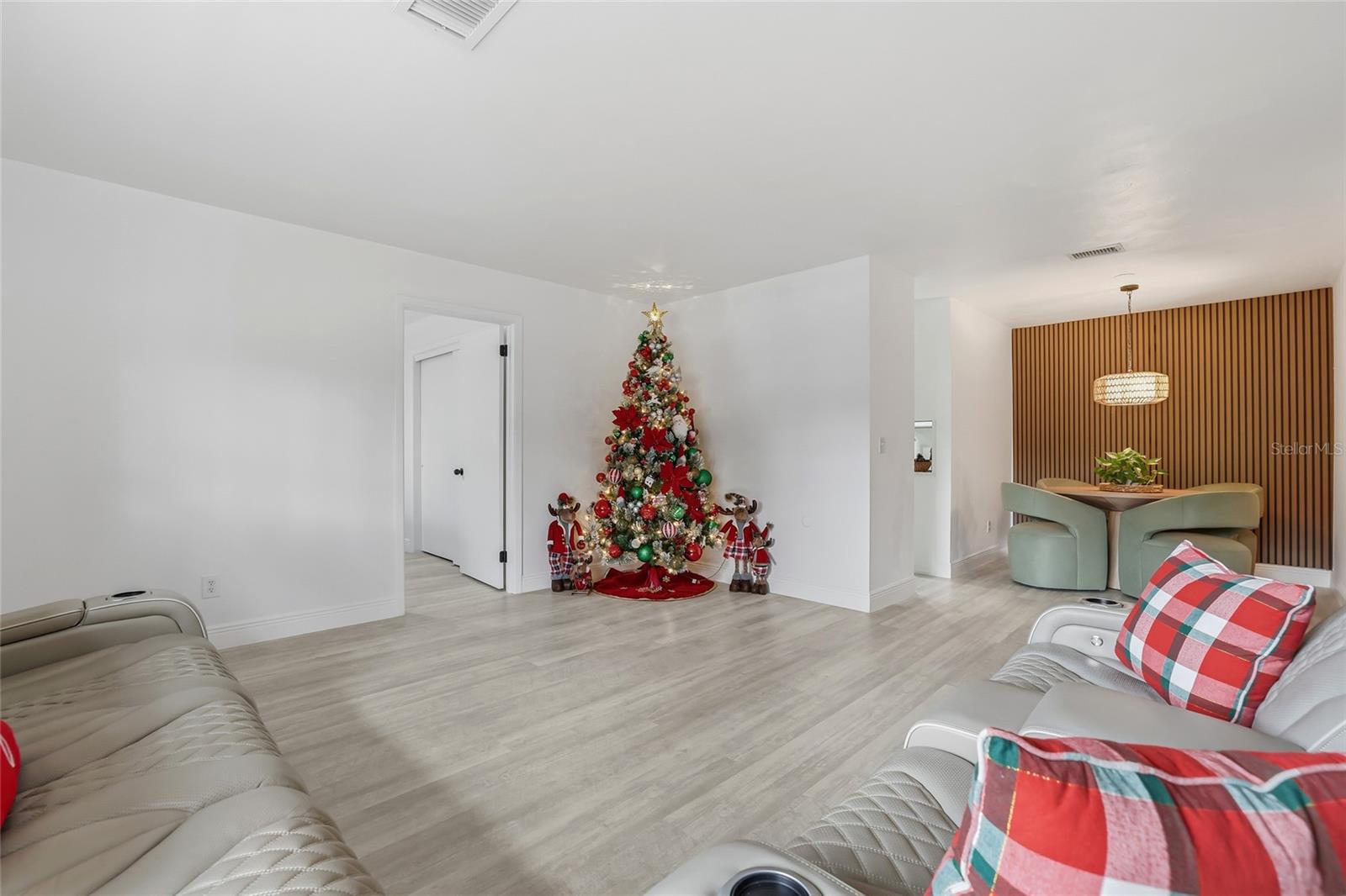 TAMPAS NORTH SIDE COUNTRY CLU - Residential