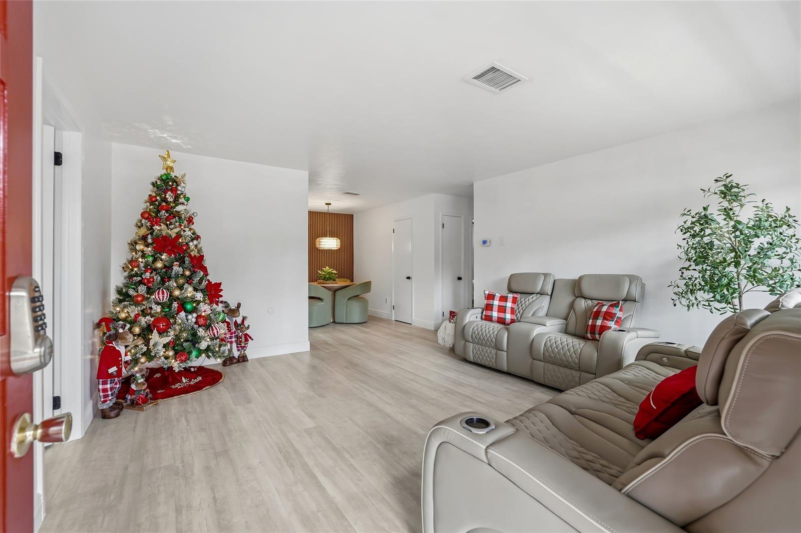 TAMPAS NORTH SIDE COUNTRY CLU - Residential