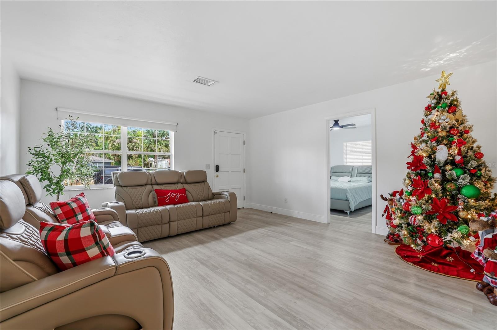 TAMPAS NORTH SIDE COUNTRY CLU - Residential