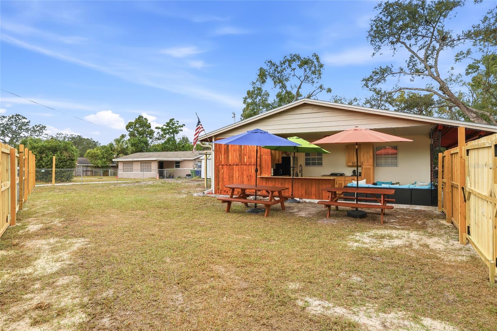 TAMPAS NORTH SIDE COUNTRY CLU - Residential