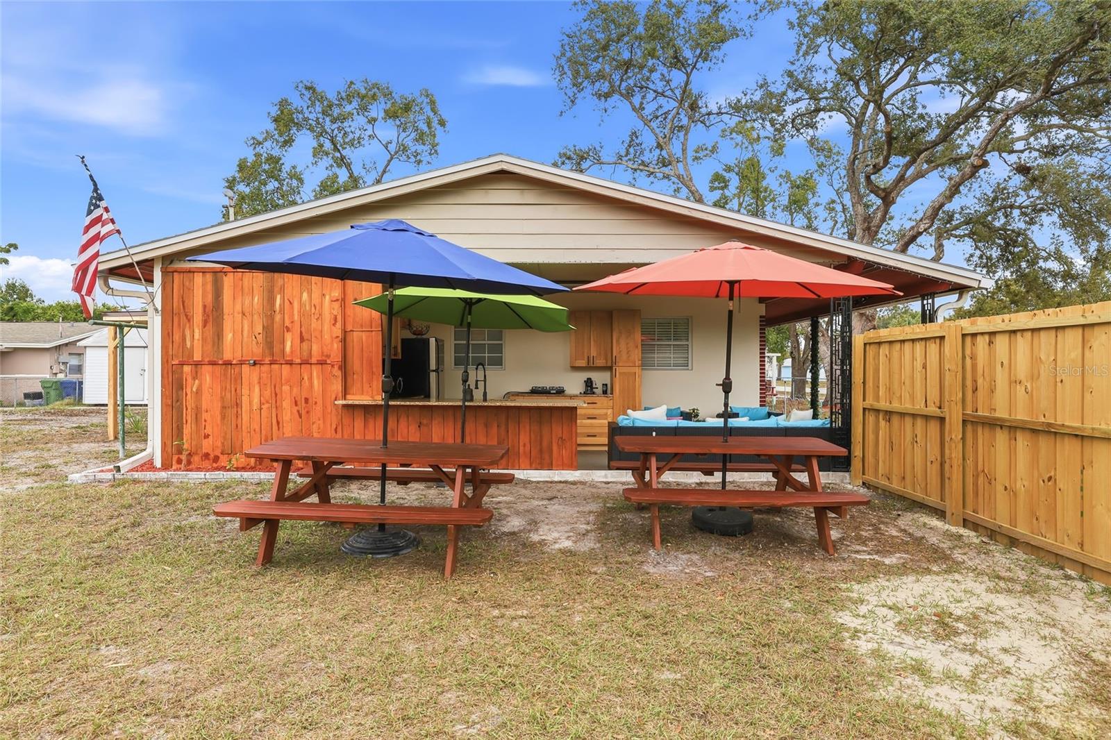 TAMPAS NORTH SIDE COUNTRY CLU - Residential