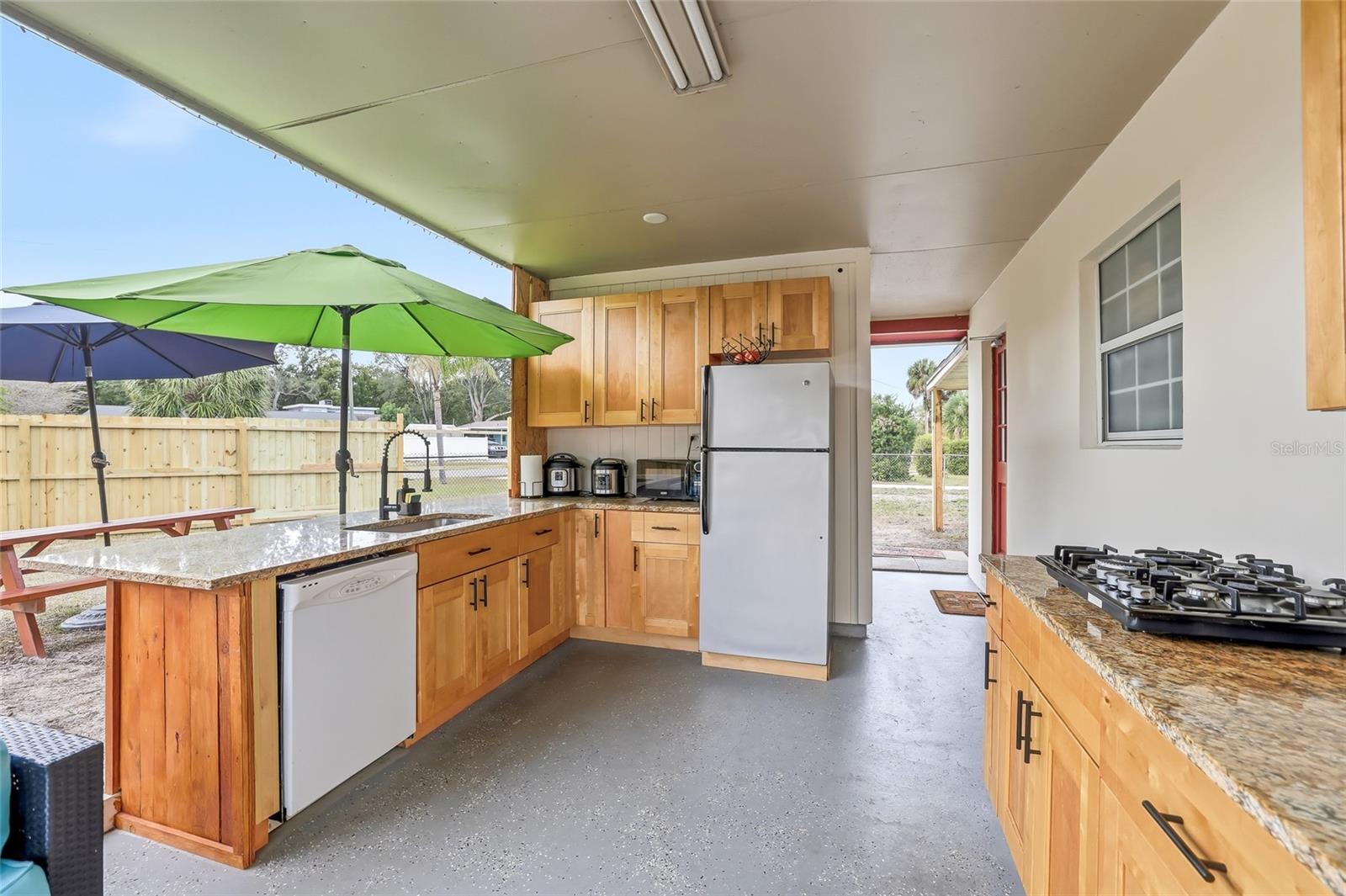 TAMPAS NORTH SIDE COUNTRY CLU - Residential