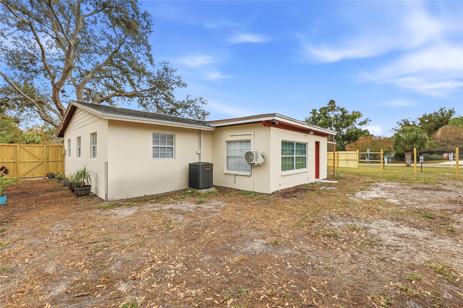 TAMPAS NORTH SIDE COUNTRY CLU - Residential