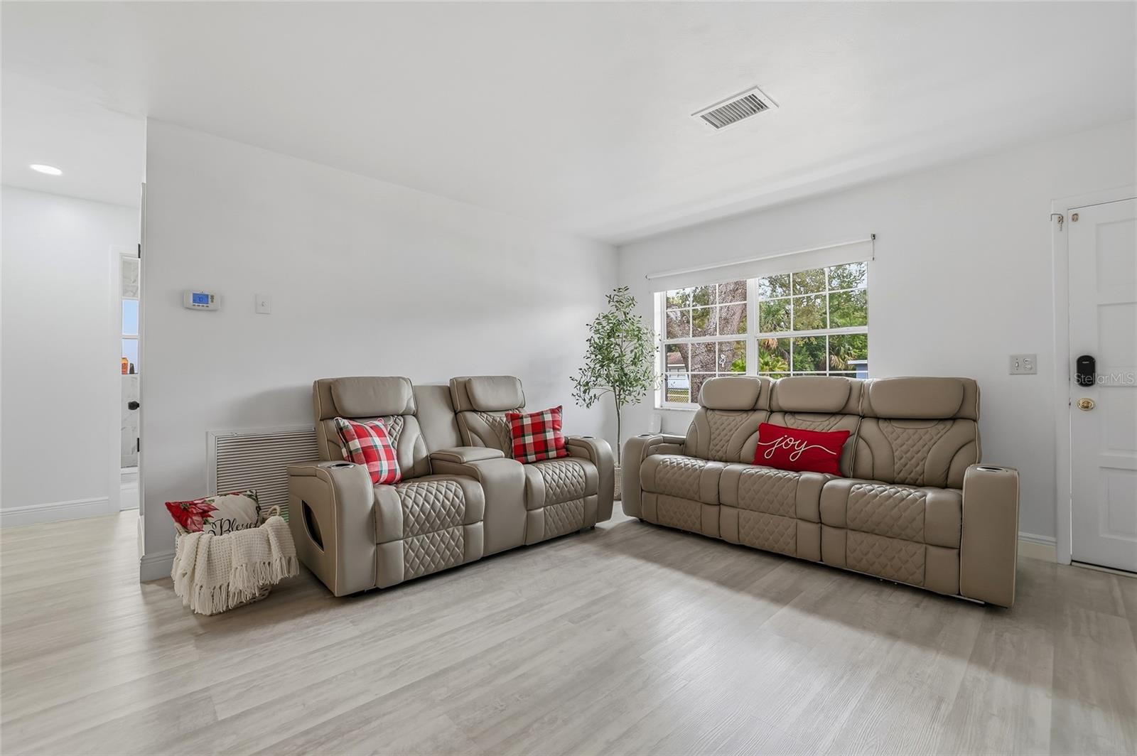 TAMPAS NORTH SIDE COUNTRY CLU - Residential