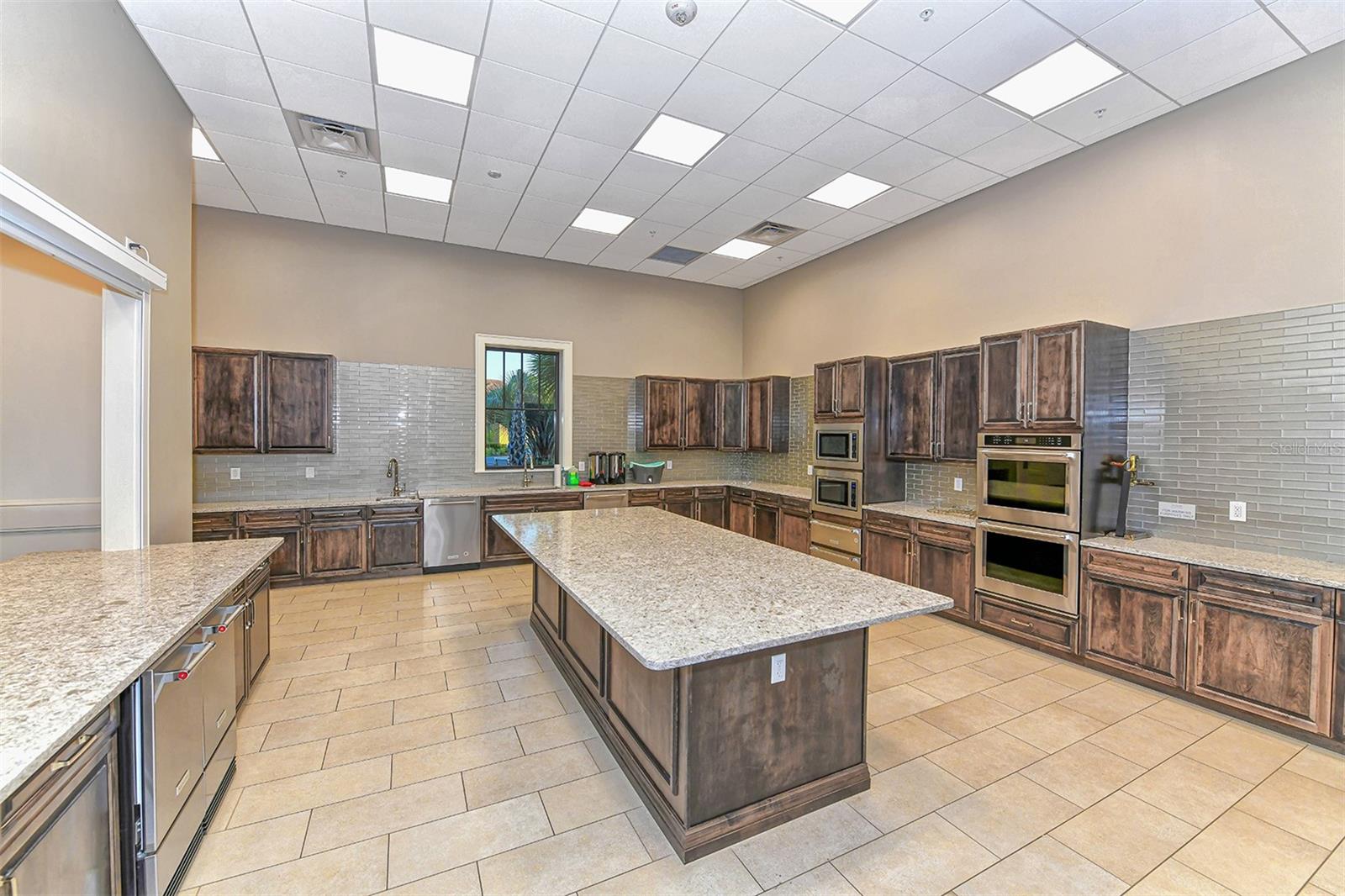 DEL WEBB PH IV SUBPH 4A & 4B - Residential Lease