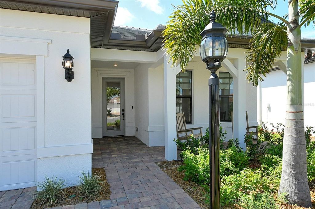Photo of 18114 Waterville Place, Bradenton, FL 34202 (MLS # A4582249)