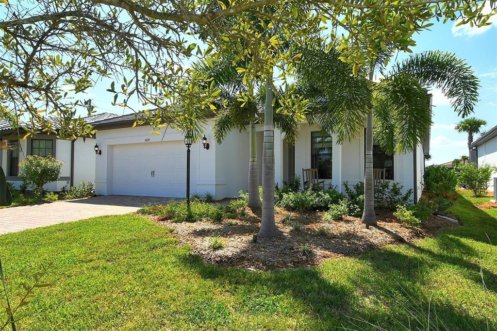 Photo of 18114 Waterville Place, Bradenton, FL 34202 (MLS # A4582249)