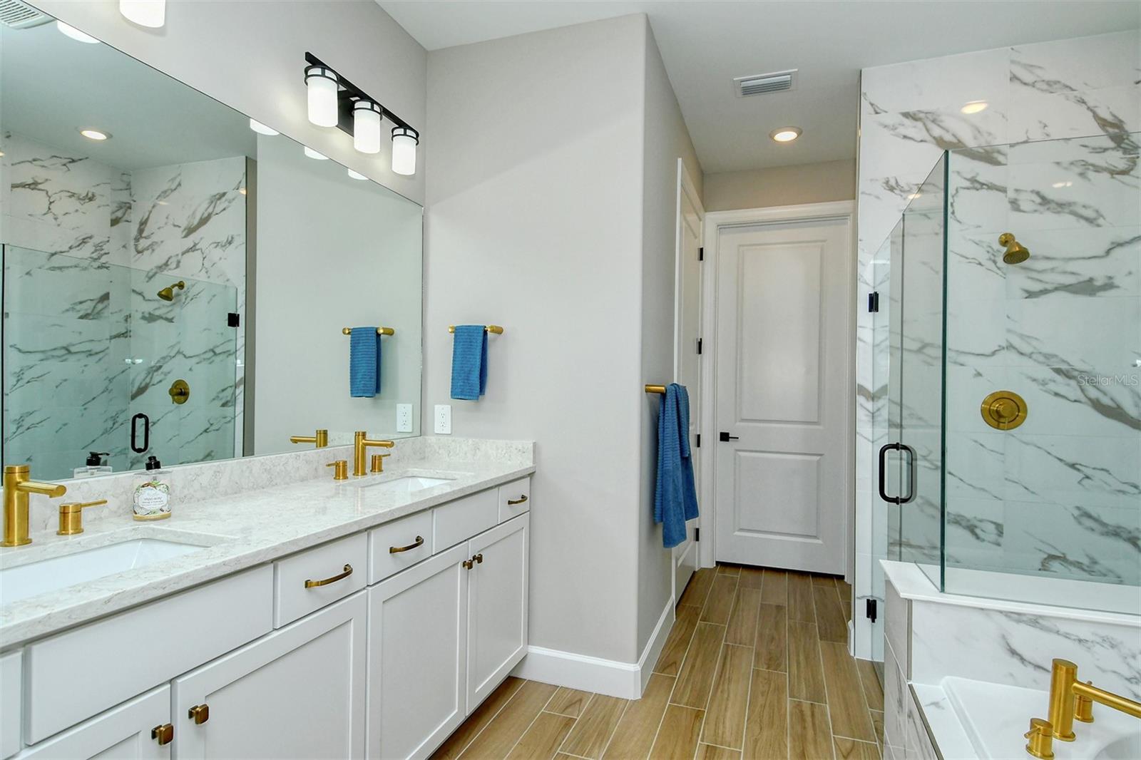DEL WEBB PH IV SUBPH 4A & 4B - Residential Lease
