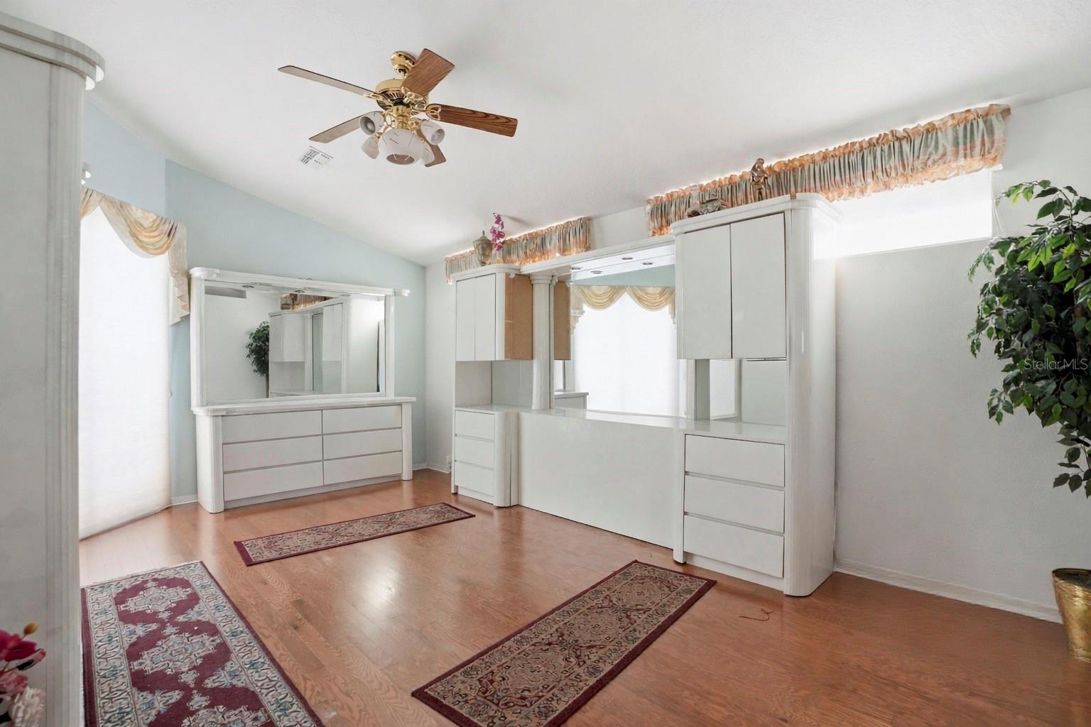 RAINBOW WOODS - Residential