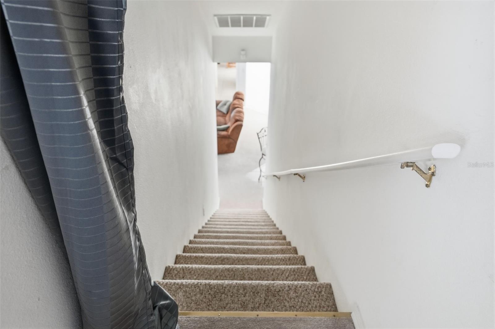 RAINBOW WOODS - Residential