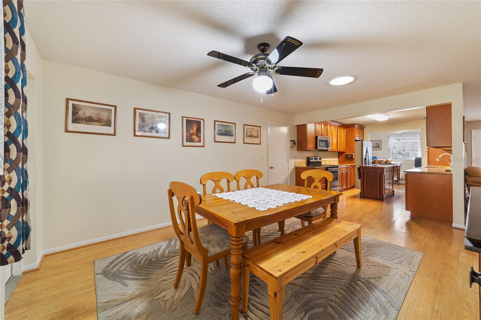 ON TOP OF THE WORLD - Residential