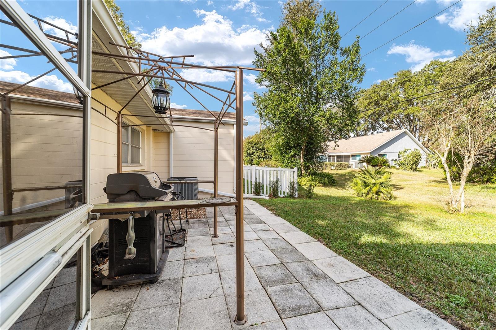 ON TOP OF THE WORLD - Residential