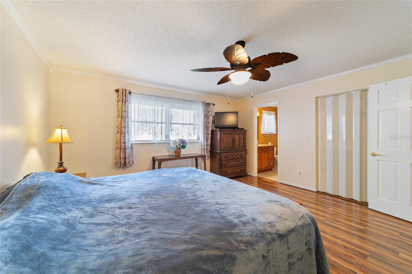 ON TOP OF THE WORLD - Residential