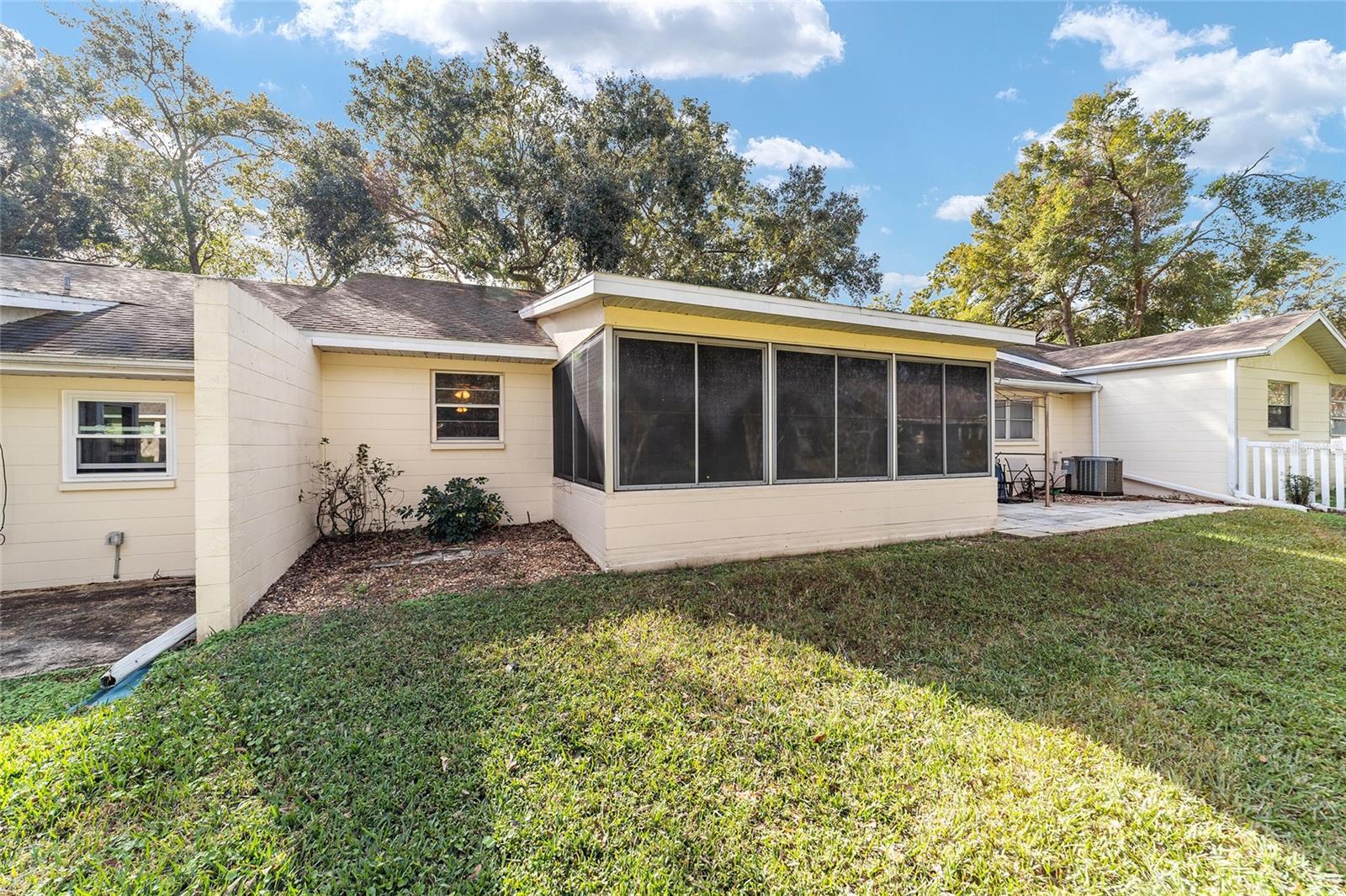 ON TOP OF THE WORLD - Residential