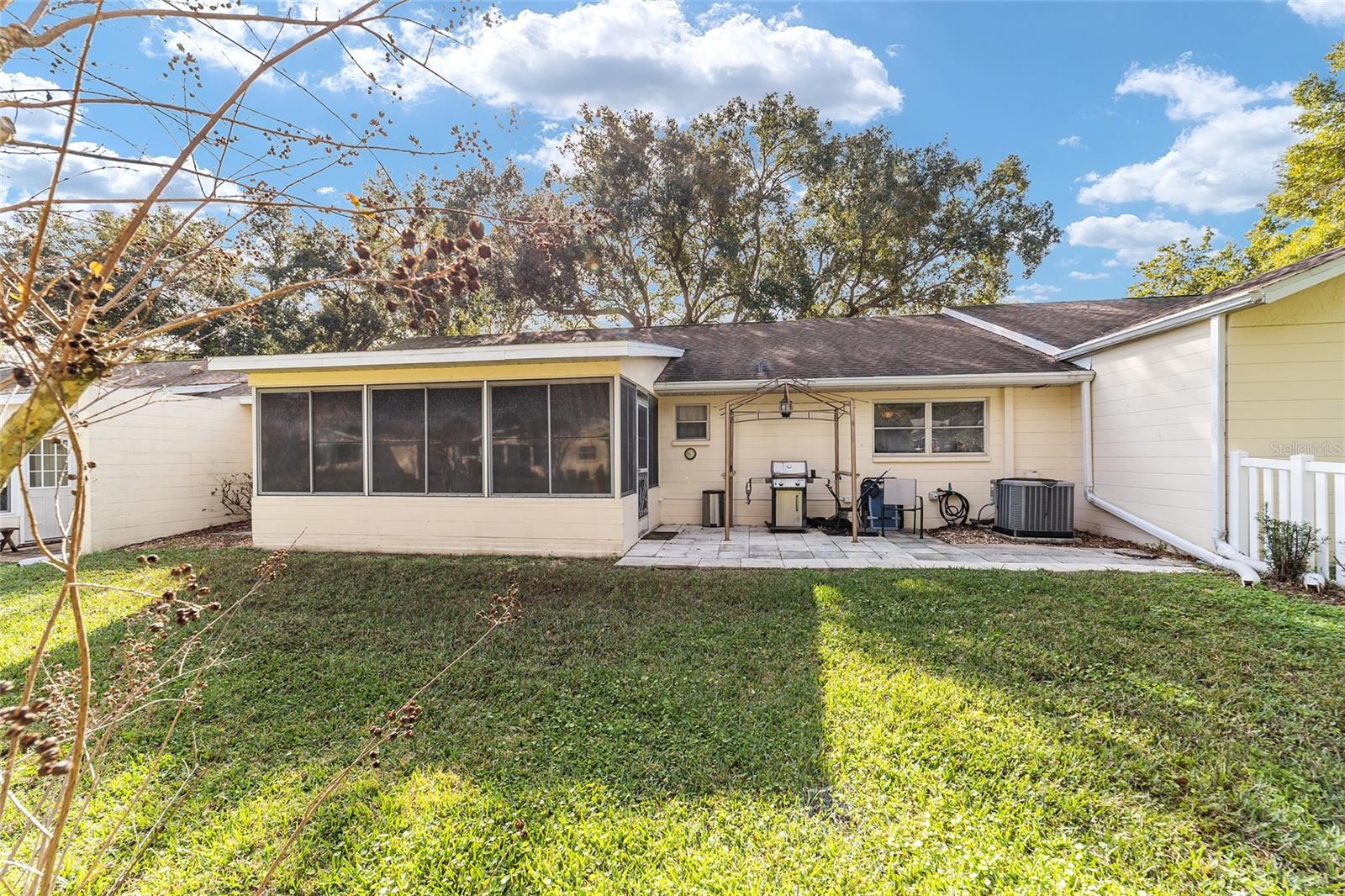 ON TOP OF THE WORLD - Residential