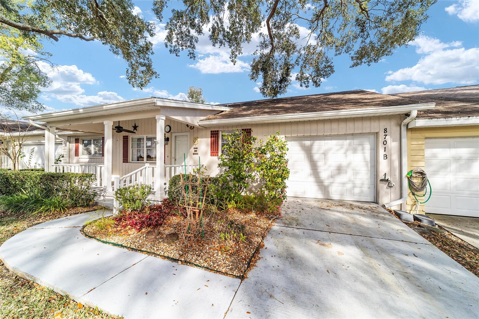 ON TOP OF THE WORLD - Residential