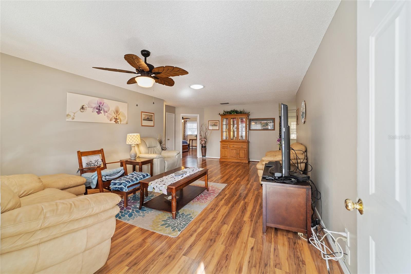 ON TOP OF THE WORLD - Residential