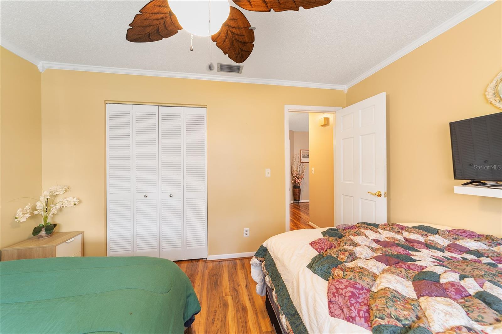 ON TOP OF THE WORLD - Residential