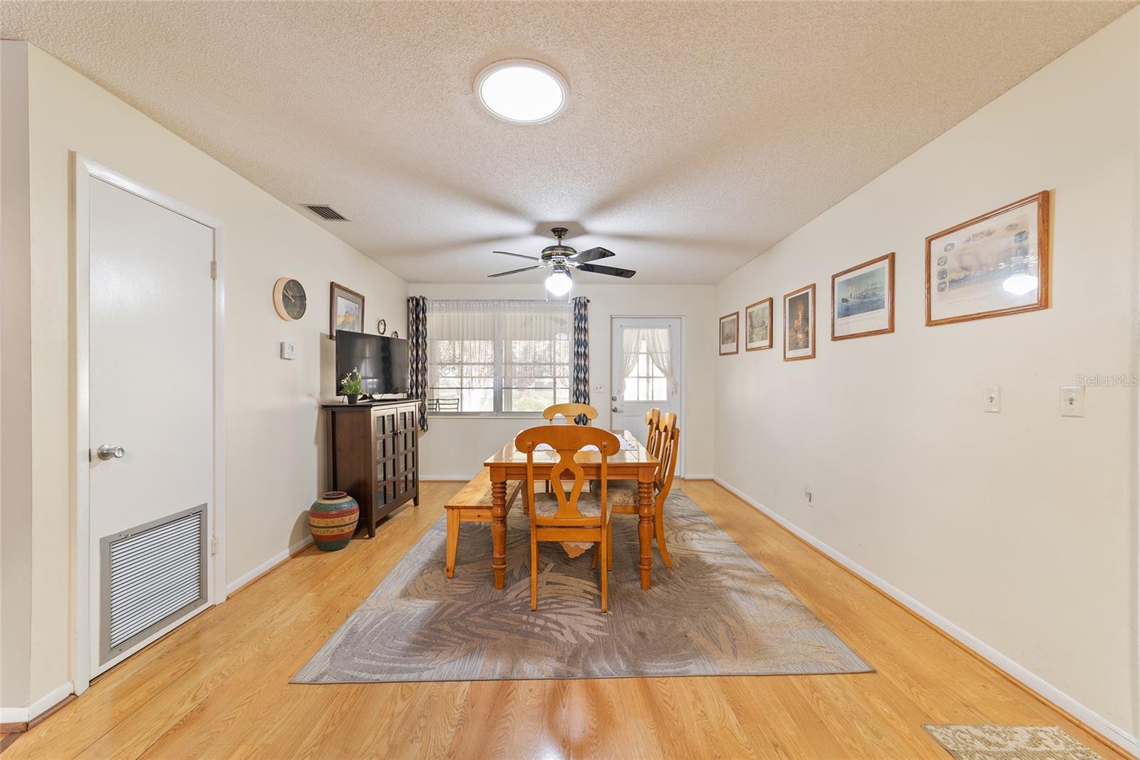 ON TOP OF THE WORLD - Residential