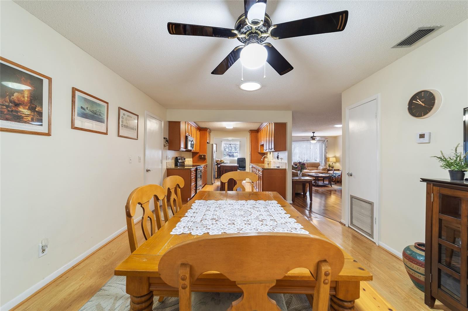 ON TOP OF THE WORLD - Residential