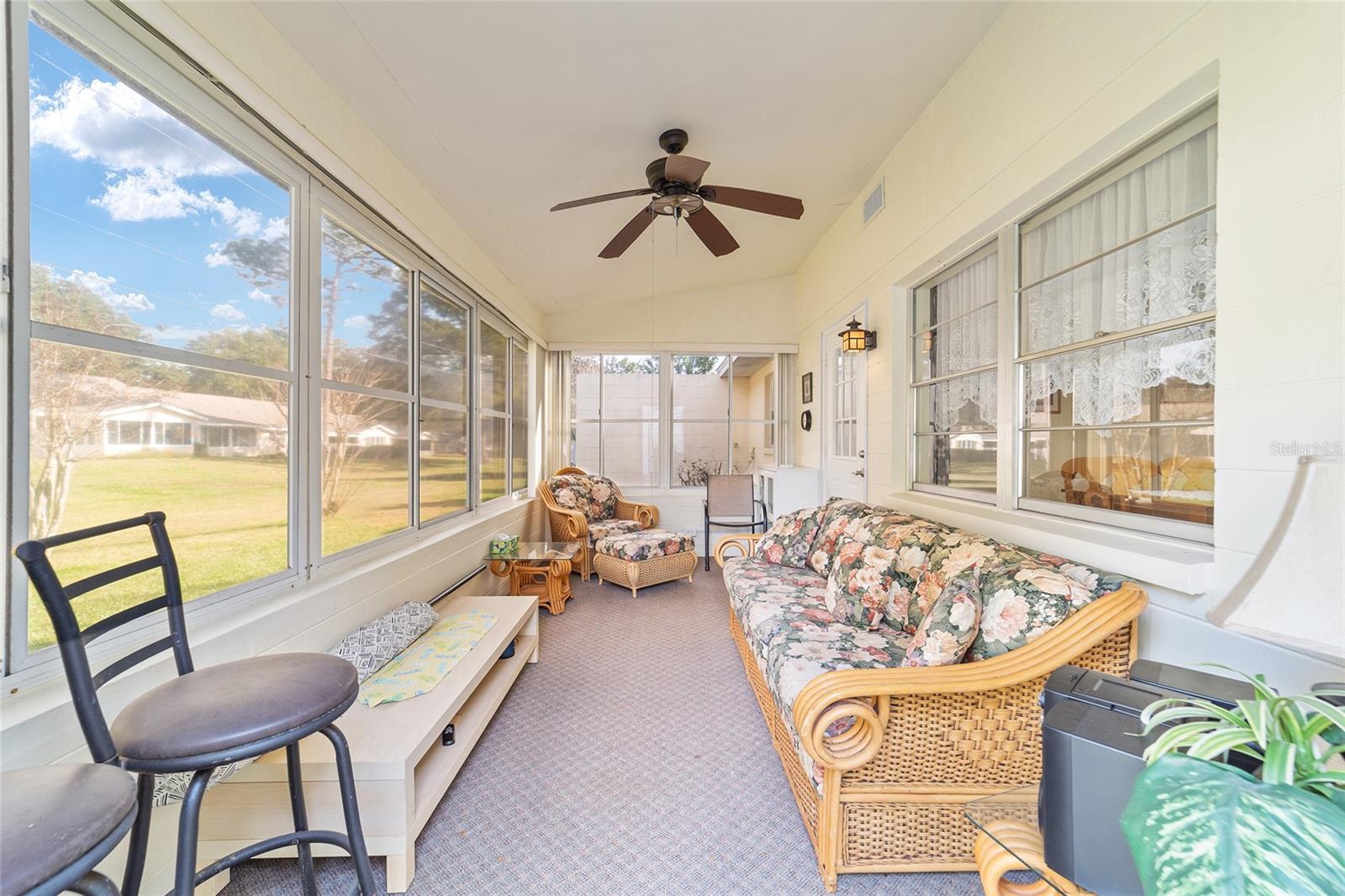 ON TOP OF THE WORLD - Residential