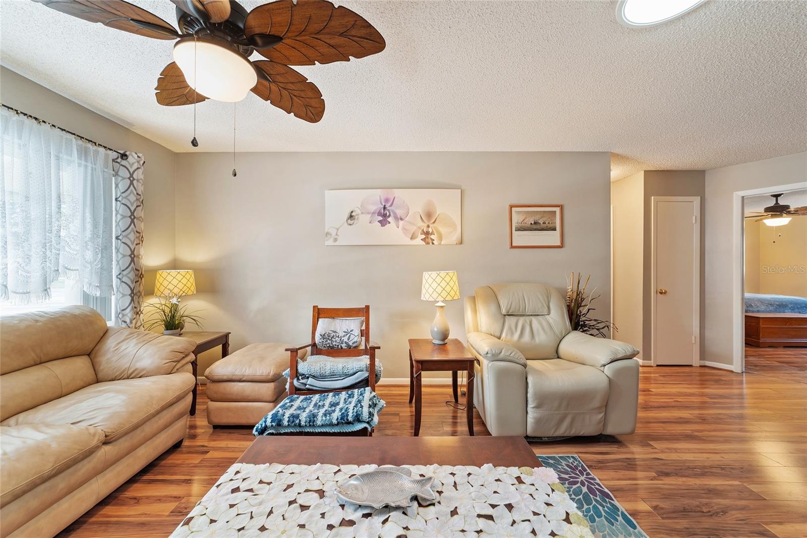 ON TOP OF THE WORLD - Residential