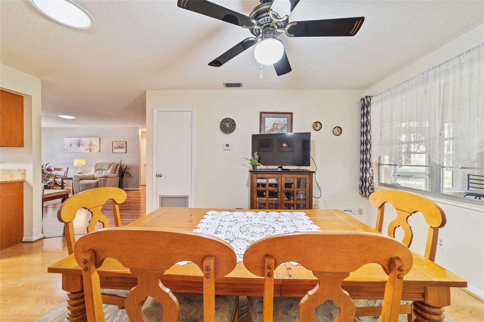 ON TOP OF THE WORLD - Residential