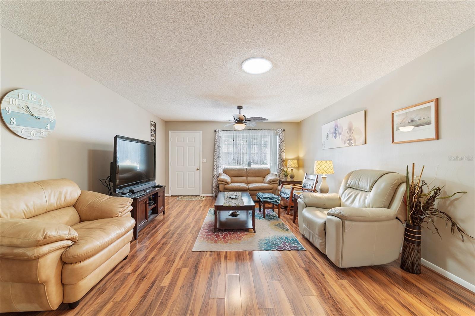 ON TOP OF THE WORLD - Residential