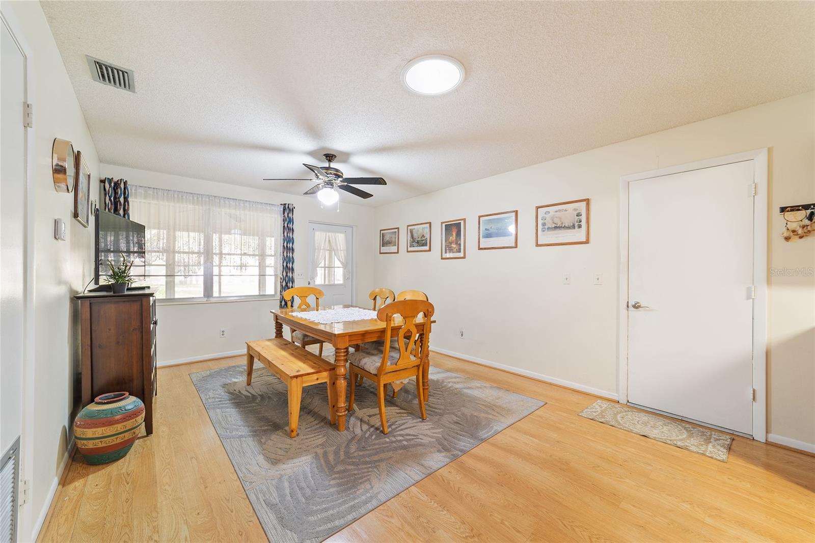 ON TOP OF THE WORLD - Residential