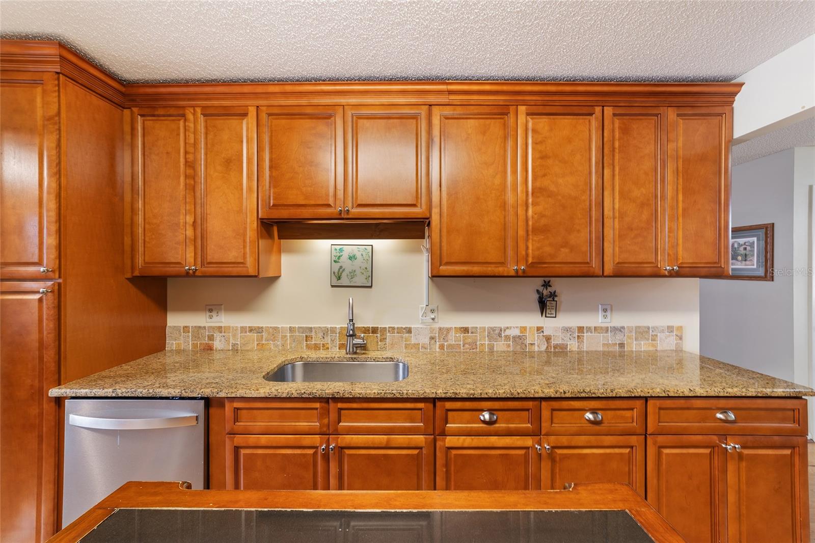 ON TOP OF THE WORLD - Residential