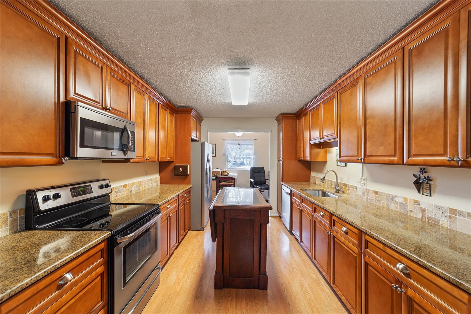 ON TOP OF THE WORLD - Residential