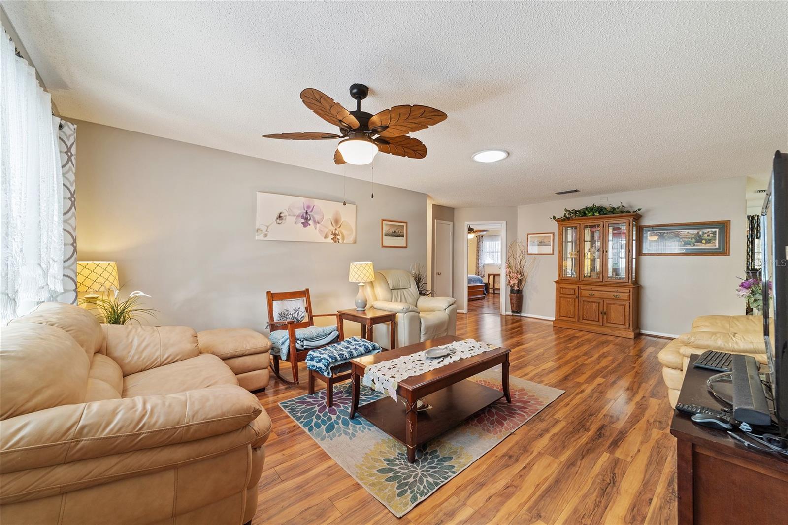 ON TOP OF THE WORLD - Residential