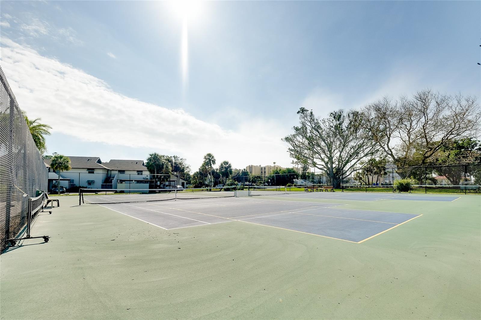 PELICAN HARBOUR & BEACH CLUB - Residential