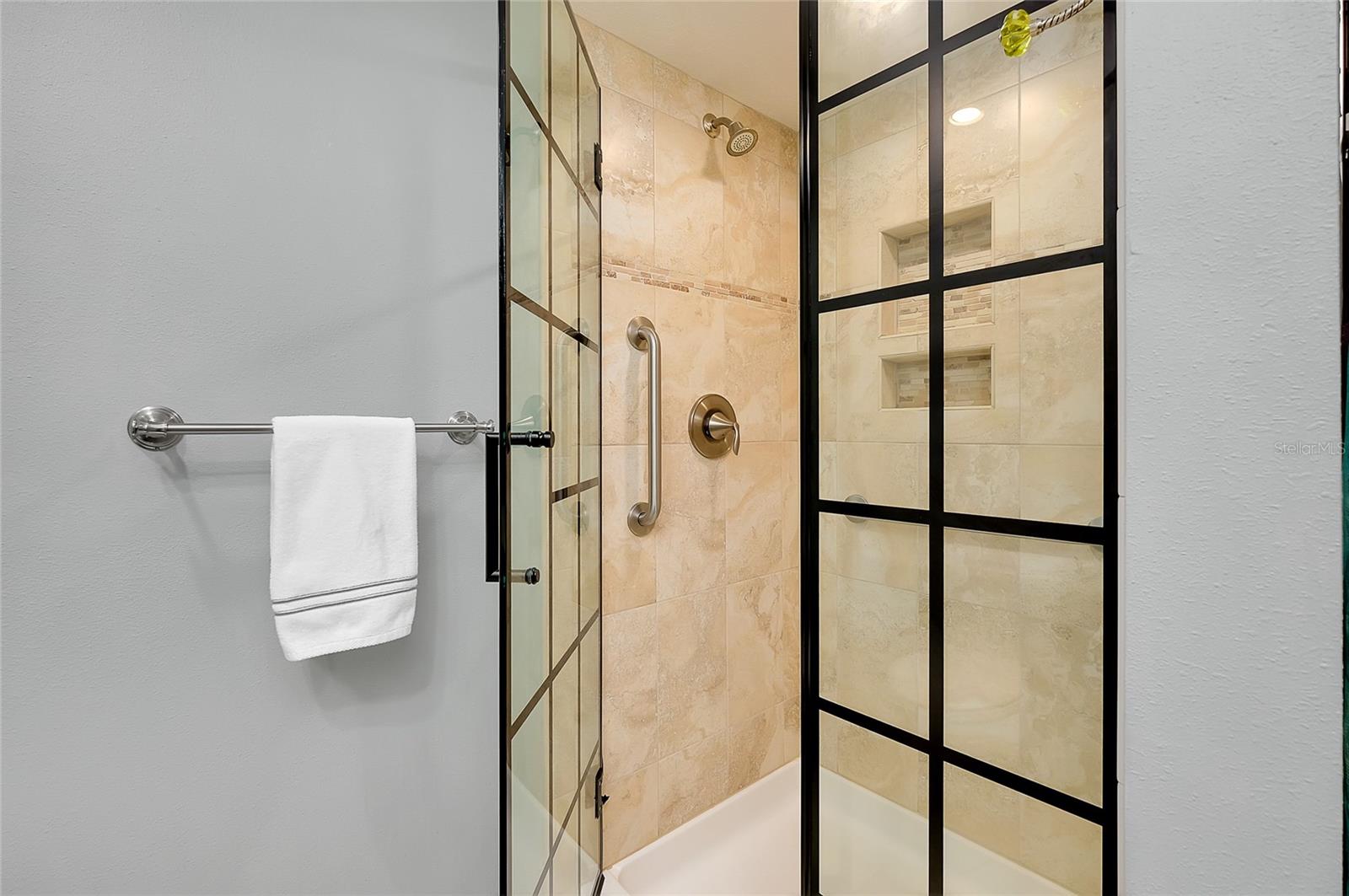 PELICAN HARBOUR & BEACH CLUB - Residential