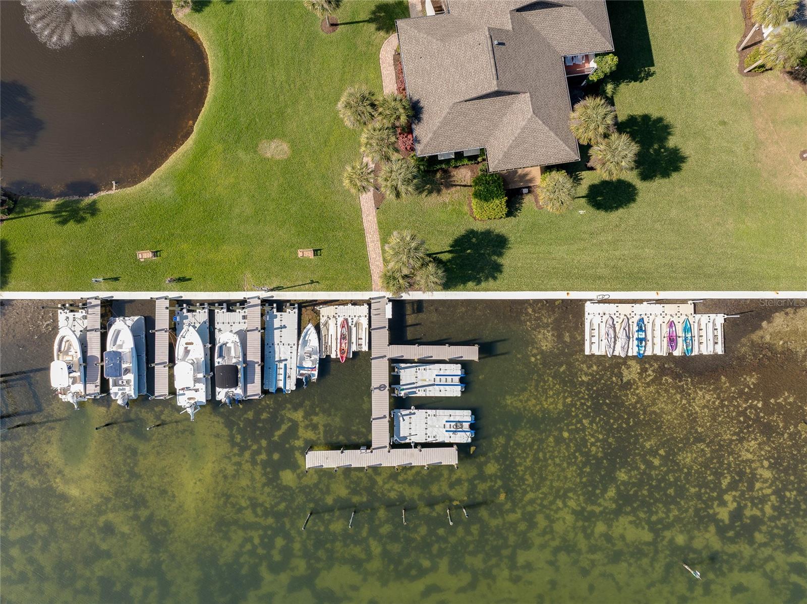 PELICAN HARBOUR & BEACH CLUB - Residential