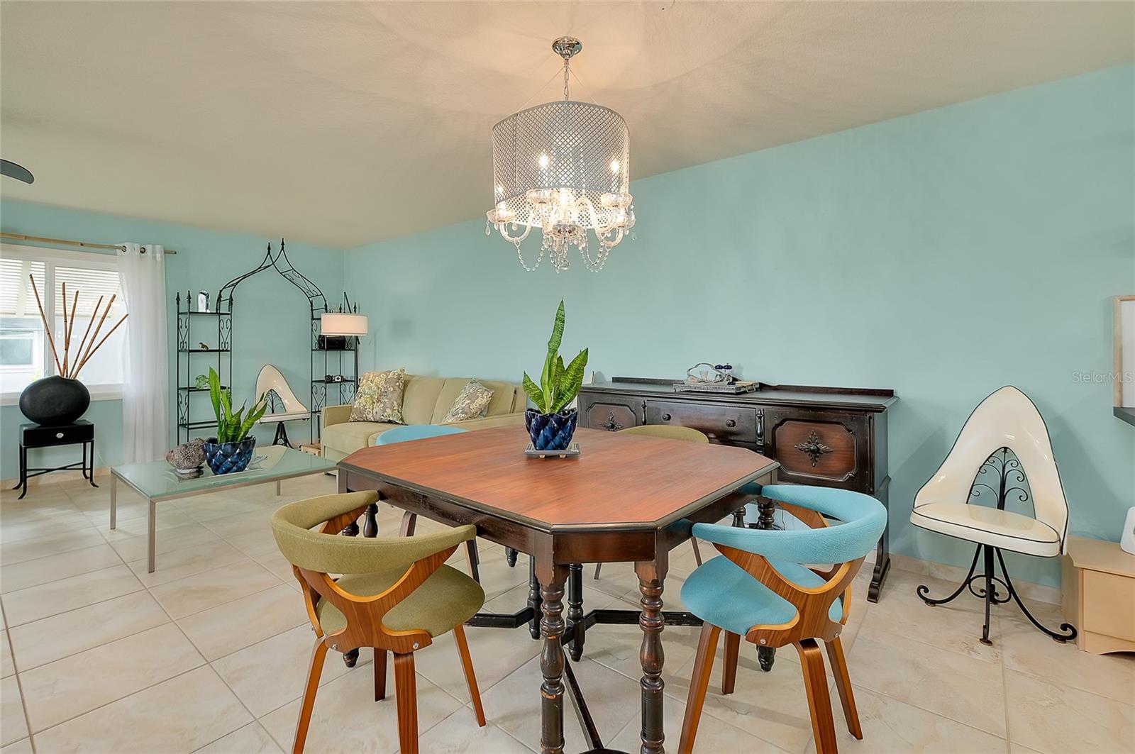 PELICAN HARBOUR & BEACH CLUB - Residential