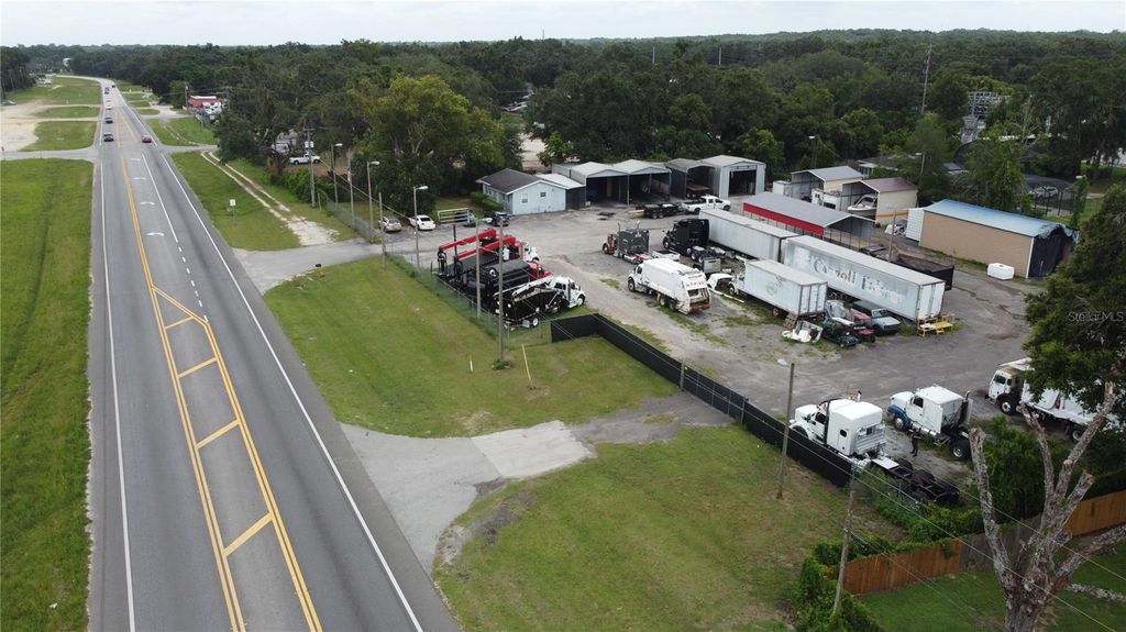 Photo of 11679 N 301 Highway, Thonotosassa, FL 33592 (MLS # TB8408128)