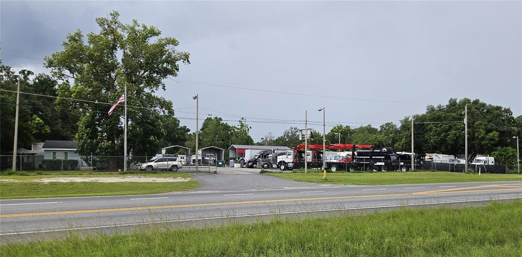 Photo of 11679 N 301 Highway, Thonotosassa, FL 33592 (MLS # TB8408128)