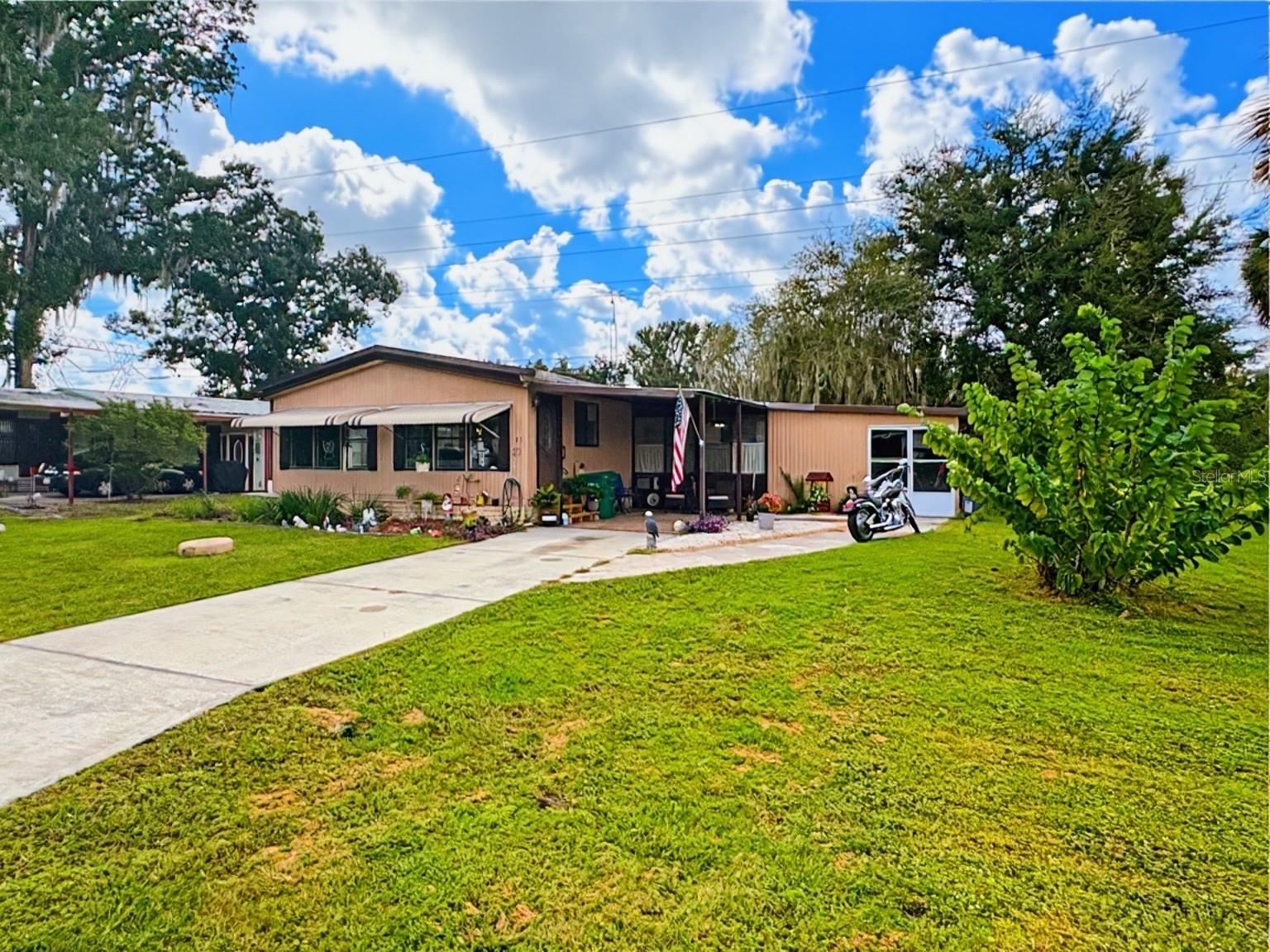27 ROBIN ROAD