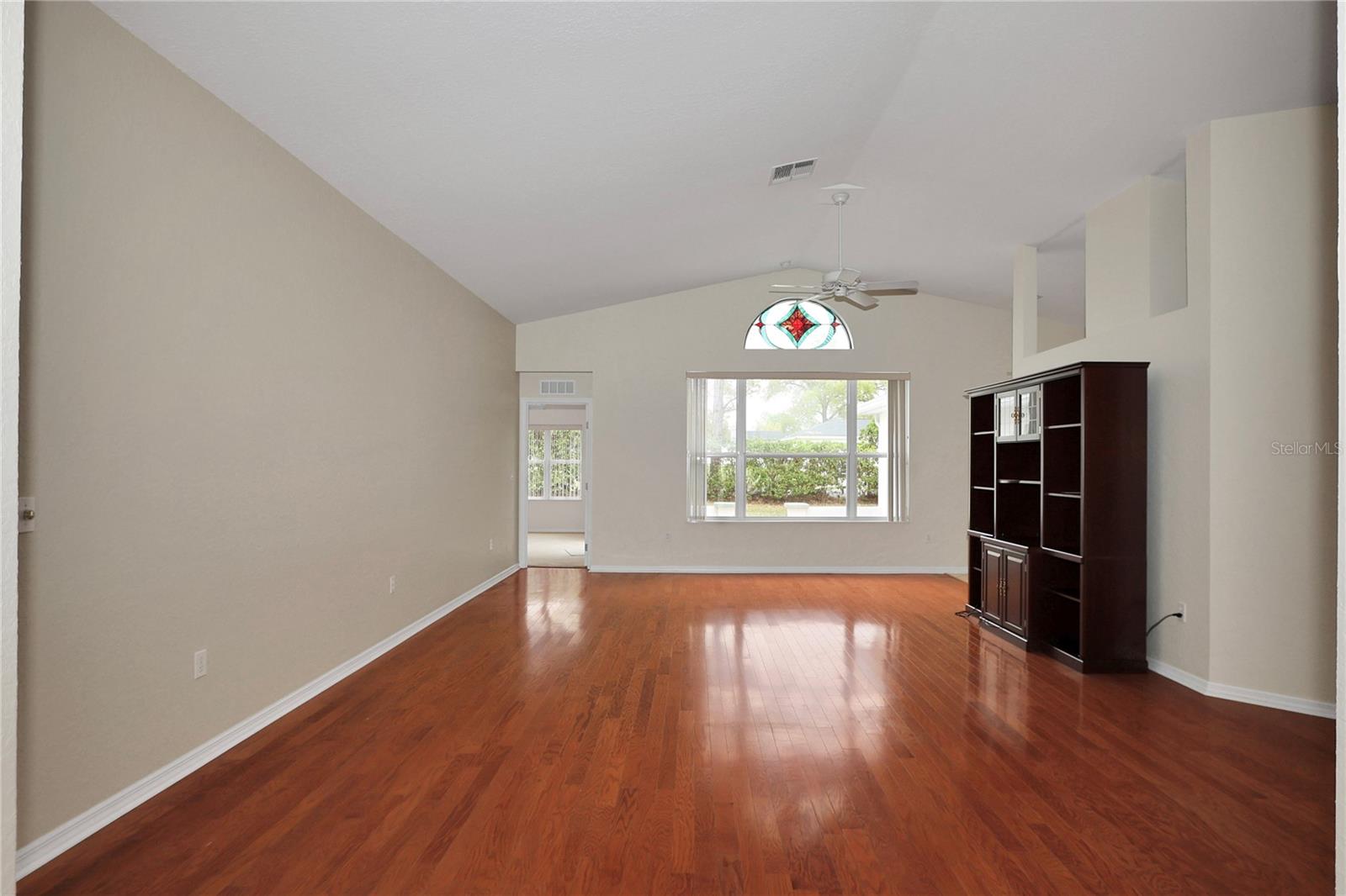 OAK RUN LAUREL OAKS - Residential