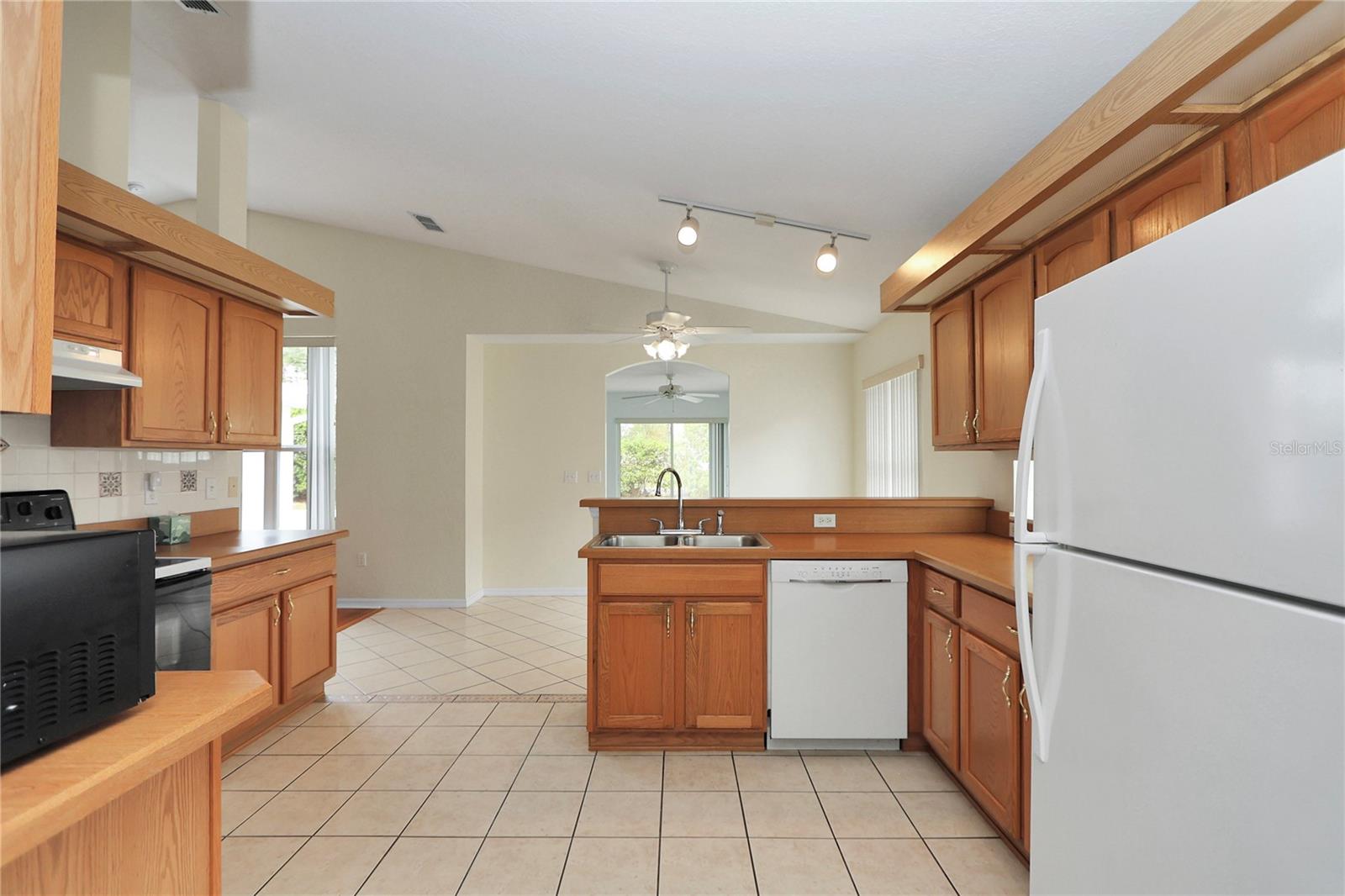 OAK RUN LAUREL OAKS - Residential